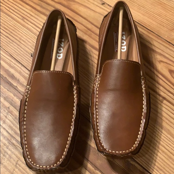 NWOT IZOD Men’s Burney Tan Smooth loafers in box